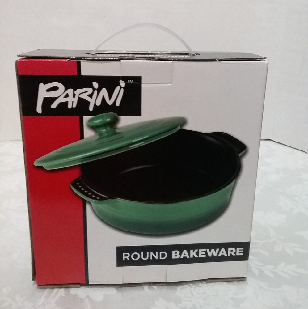 Parini Round Bakeware 1.5 QT Casserole Dish.